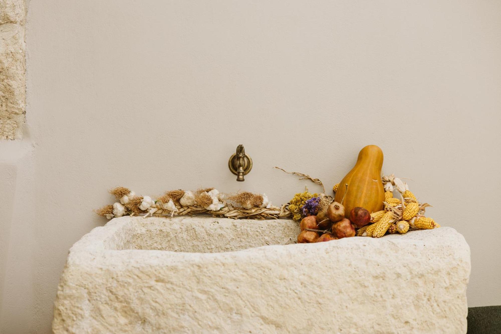 Cortiletto Timeless Suites Rethymno  Bagian luar foto